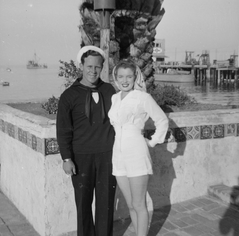 1943-santa_catalina-avalon_sea_front-01-NJ_with_jim-010-1b