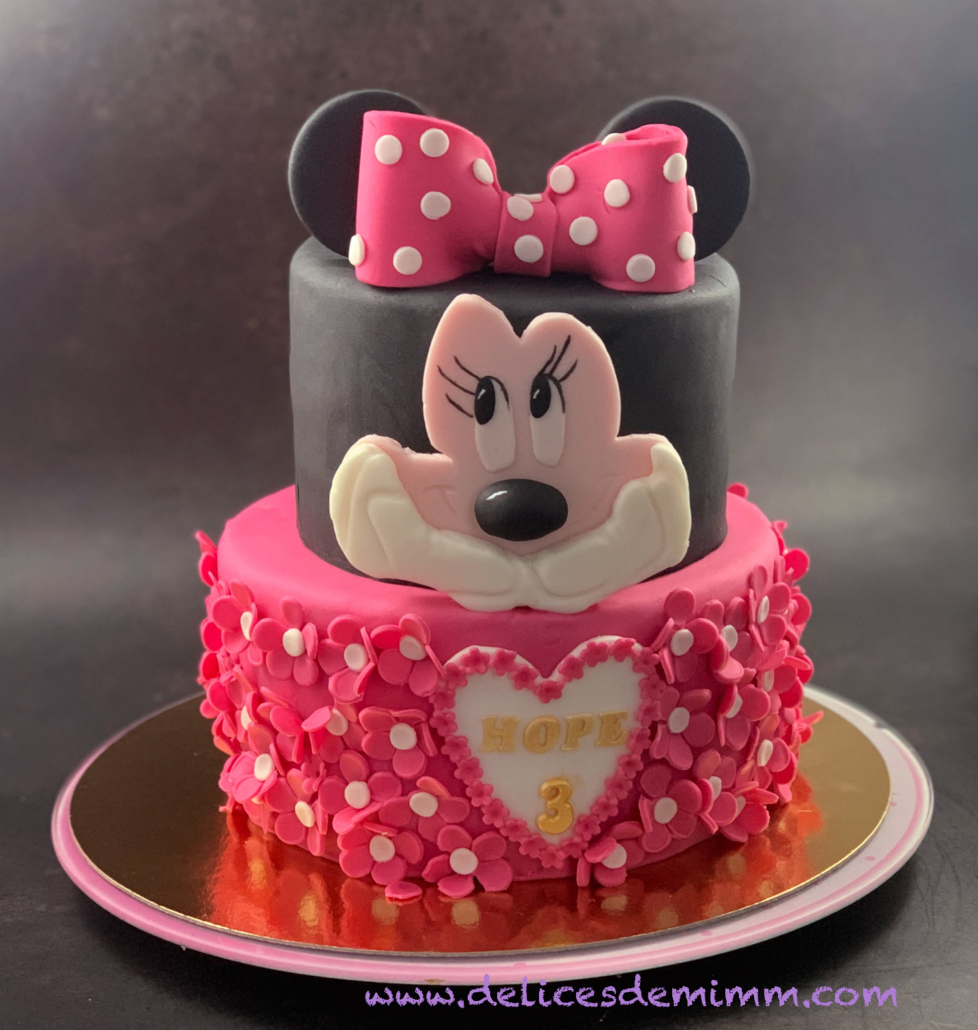 Un gâteau Minnie Mouse et recette de la ganache Kinder - Les