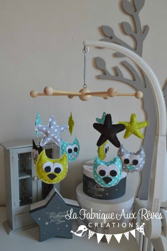 mobile bébé étoiles hiboux chouettes anis turquoise gris foncé gris clair