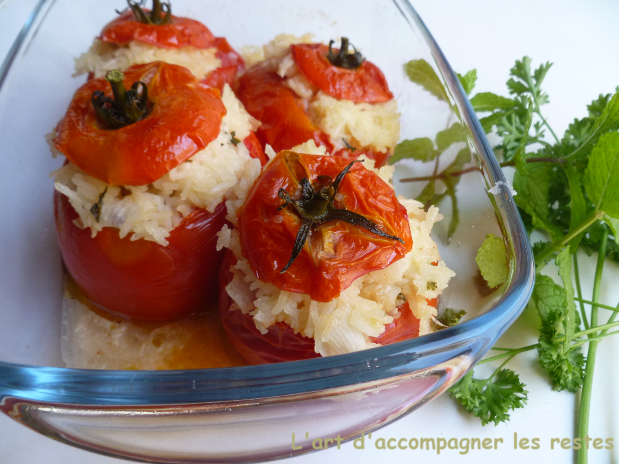 Tomates Farcies Aux Herbes Fraiches La Vache Qui Rit L Art D Accompagner Les Restes