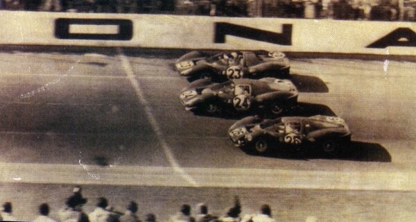 1967-Daytona-412 P_330 P 4_330 P3 4-arrivee-06